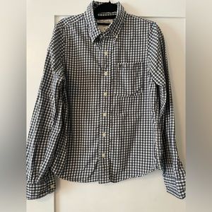 Abercrombie & Fitch Blue Plaid Muscle Long Sleeved Buttoned Down Shirt .